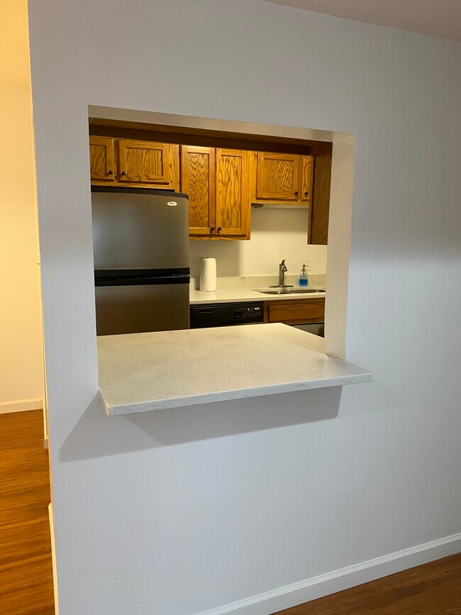Building Photo - 908 Woodland Village