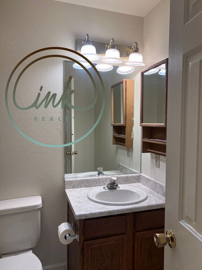 Building Photo - Chardonnay Duplex