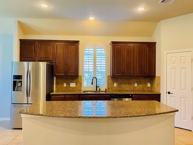 Building Photo - 24823 Dutton Point Dr