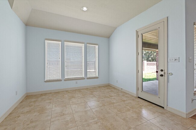 Building Photo - 2702 Ember Pass Ln