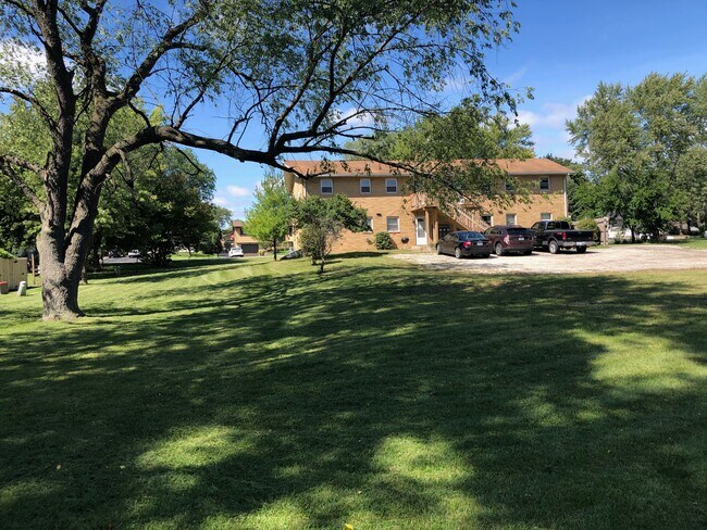 Building Photo - 4305 Sioux Ln