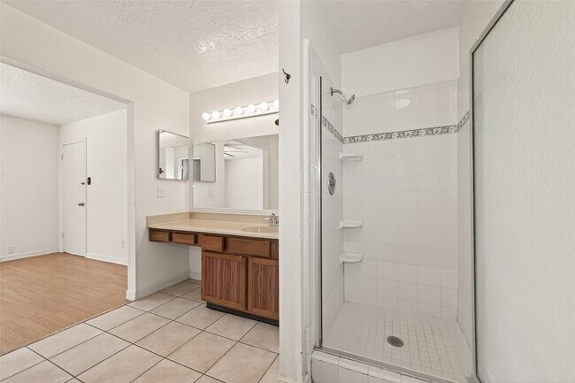 Building Photo - 2803 Fir Crest Ct