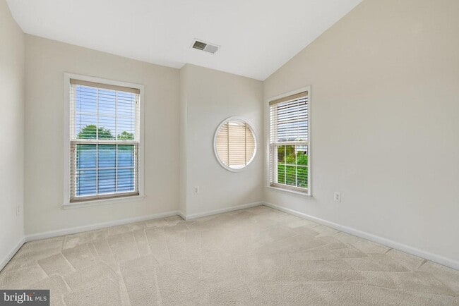 Building Photo - 2451 Silk Ct