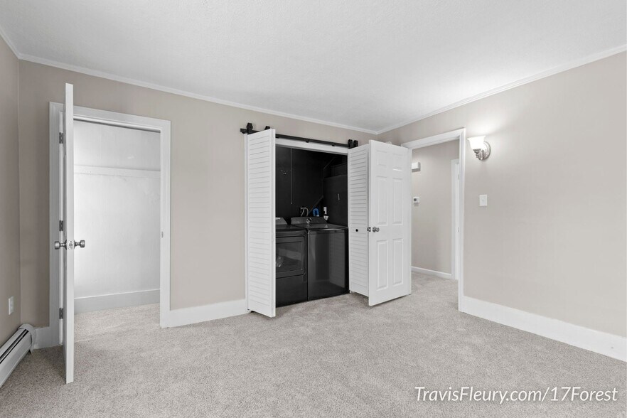 Primary Bedroom - 17 Forest St
