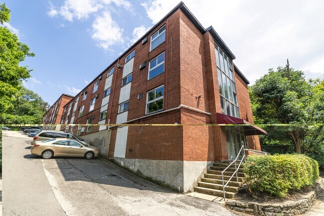Building Photo - Straight Street Apartments