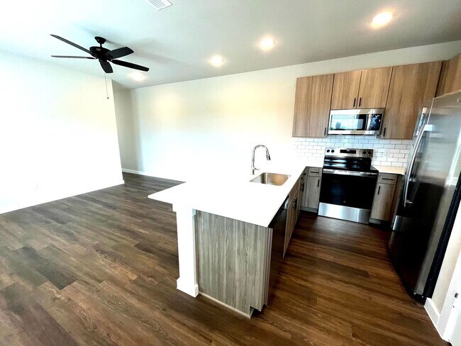 Building Photo - 1340 Co Rd 1106