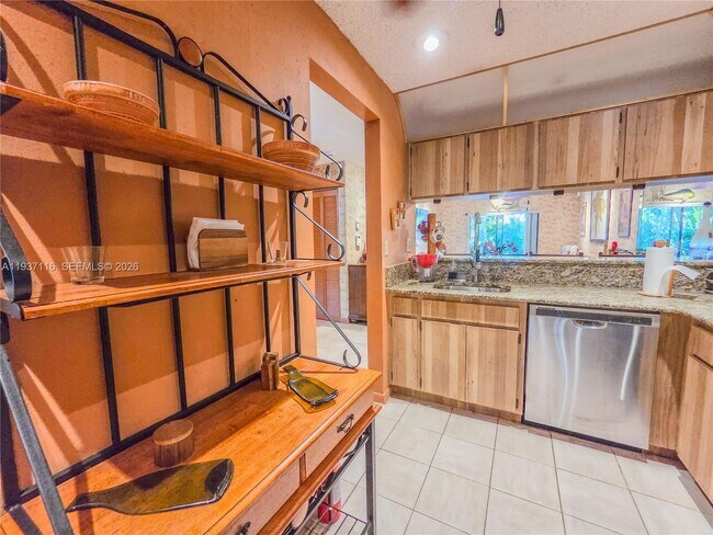 Building Photo - 8044 NW 41 Ct