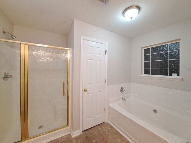 Building Photo - 7607 Pleasantville Way