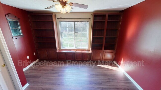 Building Photo - 3049 Westminster Dr