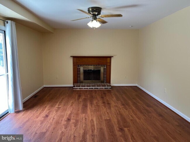Building Photo - 6824 Silassie Ct