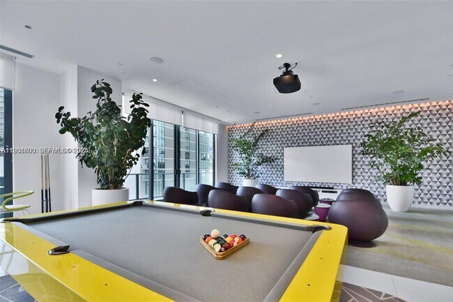 Building Photo - 501 NE 31st St