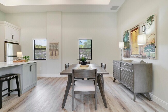 Building Photo - 10735 Lantana Rd