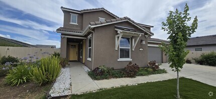 Building Photo - Atwater 5 Bedroom 3.5 Bathroom Home