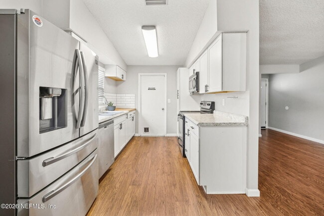 Building Photo - 7600 Pheasant Run Dr