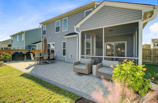 Building Photo - 3 Bedroom, 2.5 Bathroom Home in Oakley Pointe - Moncks Corner