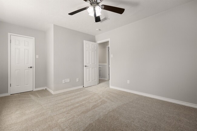 Building Photo - 602 Oak Briar Dr