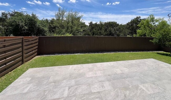 Building Photo - 1400 Little Elm Trail