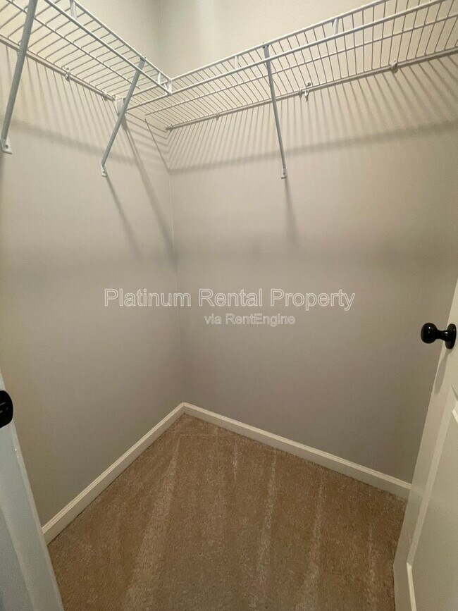 Building Photo - 841 Ambient Way