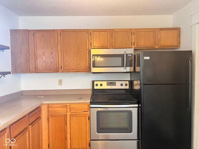 Building Photo - 10965 Sweetsen Rd