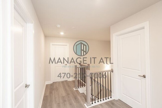 Building Photo - Elegant 4 bedroom Townhome in Chamblee clo...