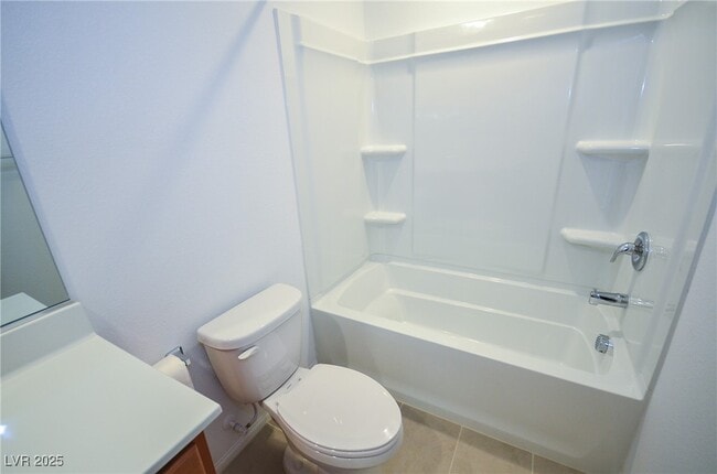 Building Photo - 5401 Lynn Crk Ave