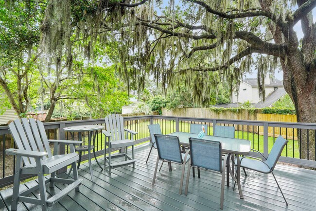 Building Photo - 529 Pointe S Dr