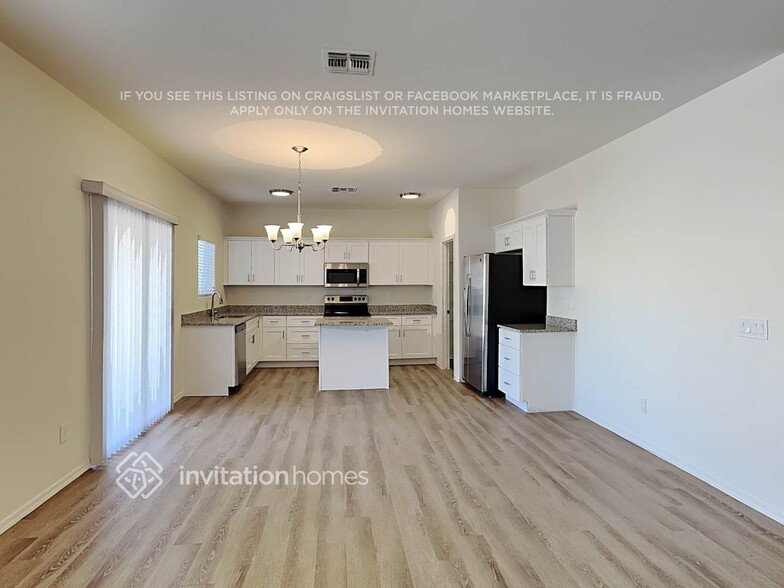 Building Photo - 14247 N 131st Ln