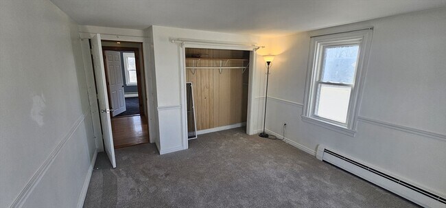 Building Photo - 123 Scott St