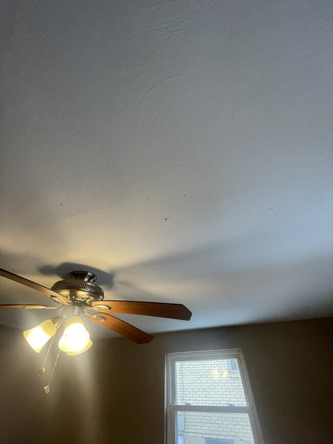 Building Photo - 149 Parkwood Rd