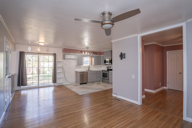 Building Photo - 6212 Pawnee Dr