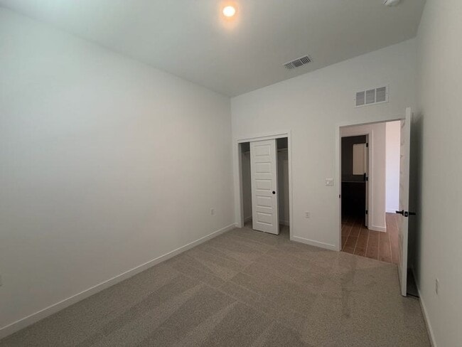 Building Photo - 8729 Ponderosa Ave