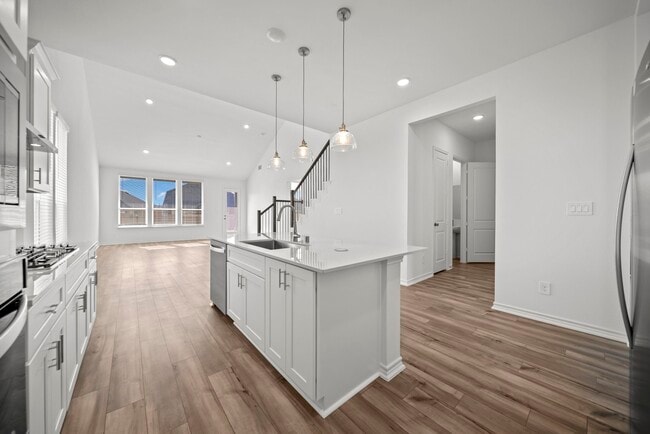 Building Photo - 649 Amber Fls Dr