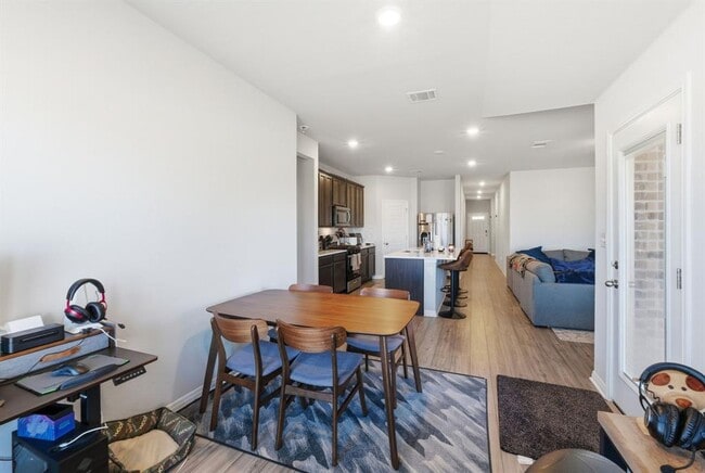 Building Photo - 17800 Fairbridge Ln