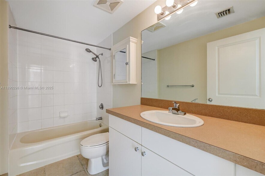 Building Photo - 1250 S Miami Ave