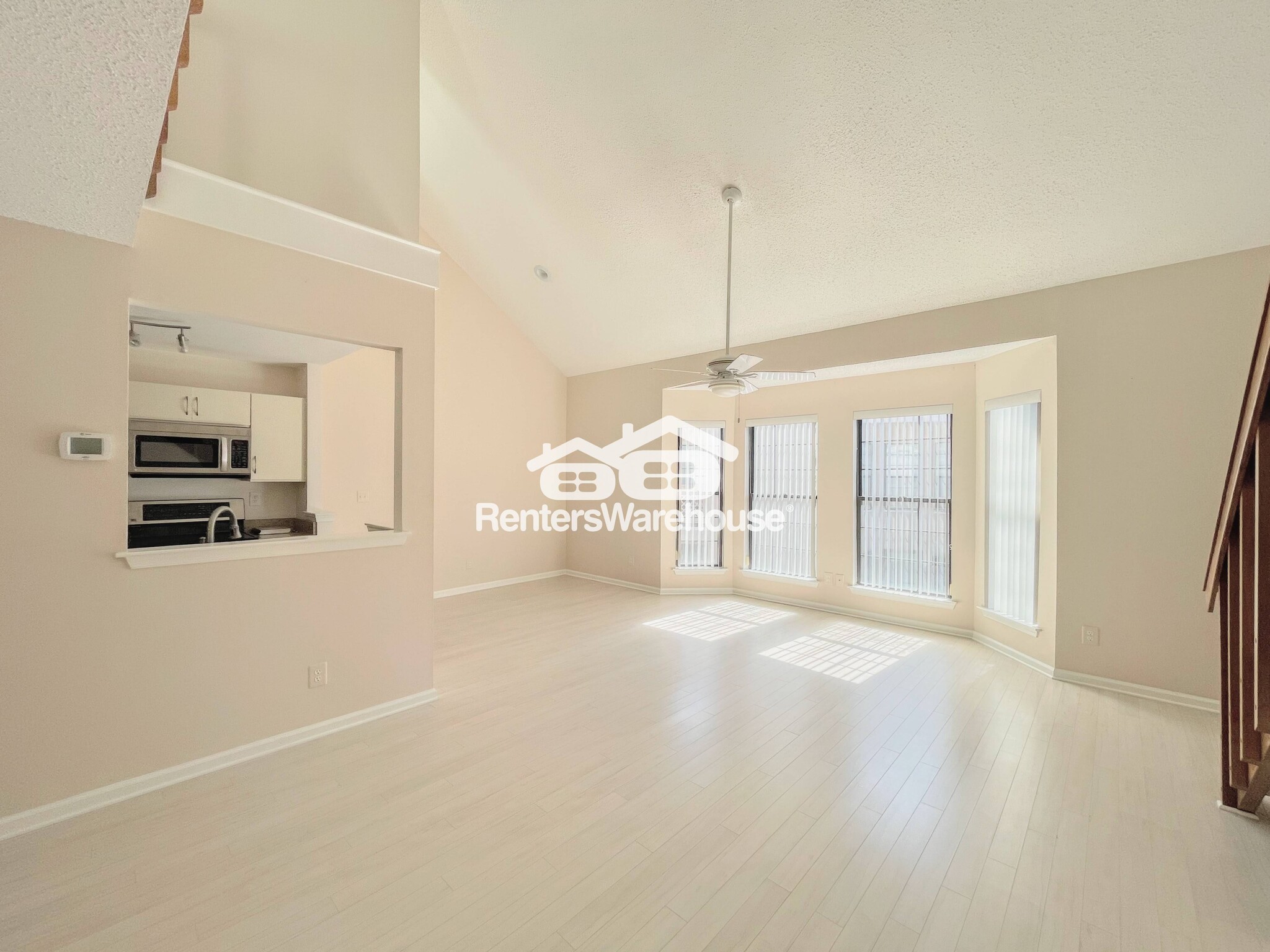 Building Photo - 411 Harbour Point