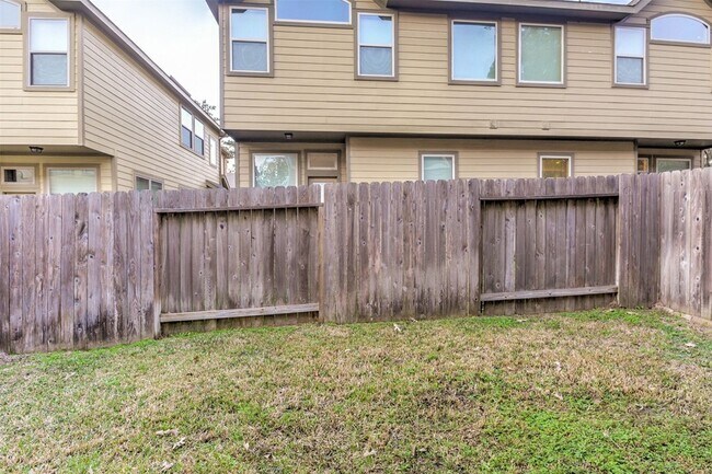 Building Photo - 19 Cheswood Manor Court