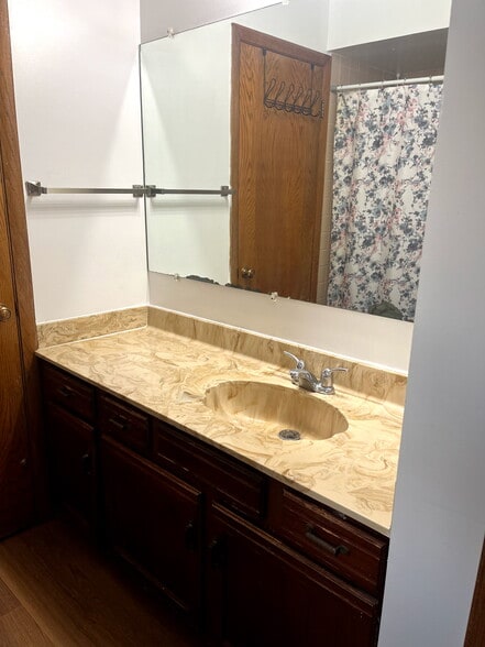 Building Photo - 903 E Ardyce Ln