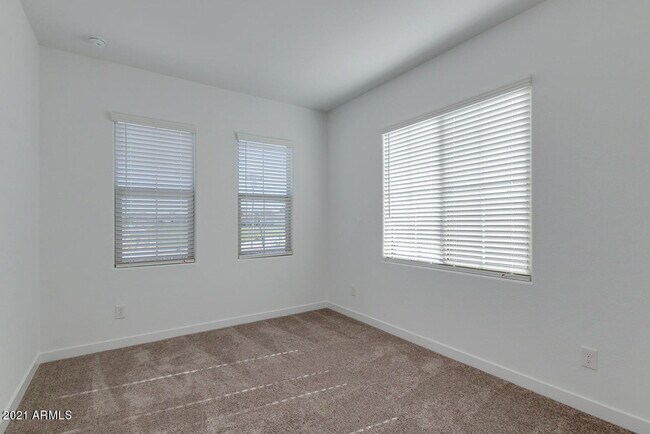 Building Photo - 7276 S 22nd Ln