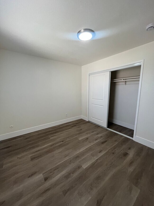 Building Photo - UNDER NEW MANAGEMENT!!! MOVE IN READY!!