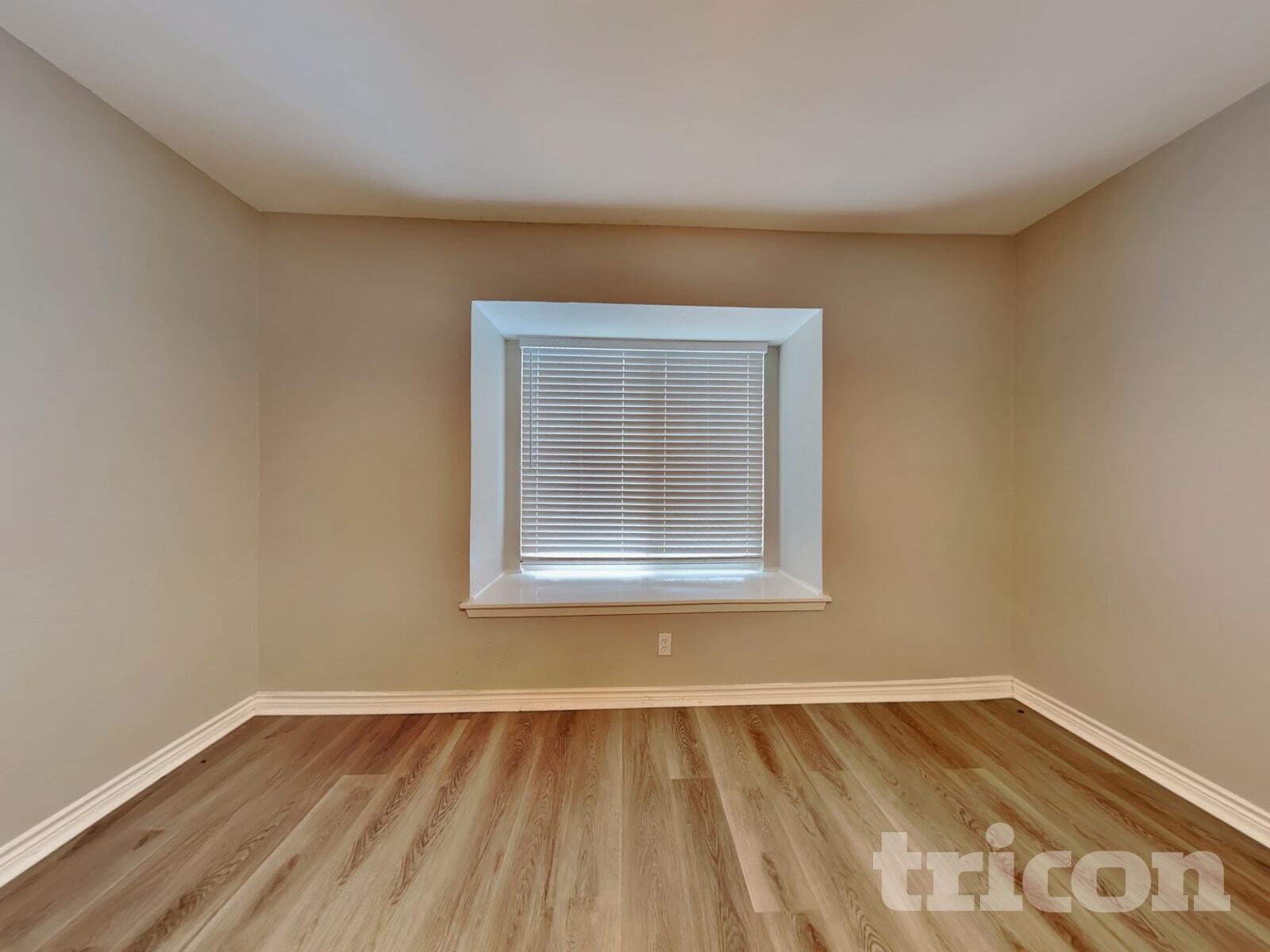 Building Photo - 5022 Crestwood Dr