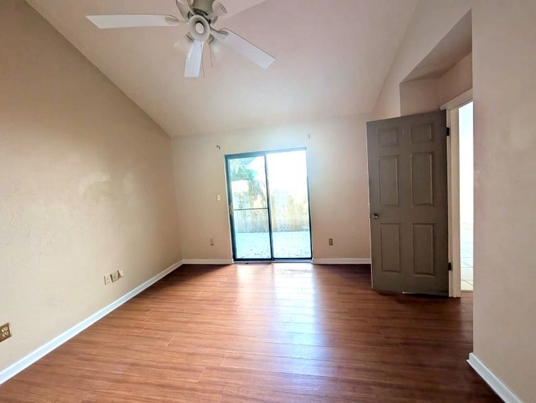 Building Photo - 1736 Augustine Pl