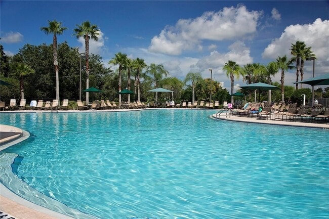 Building Photo - 302 Andover Pl S