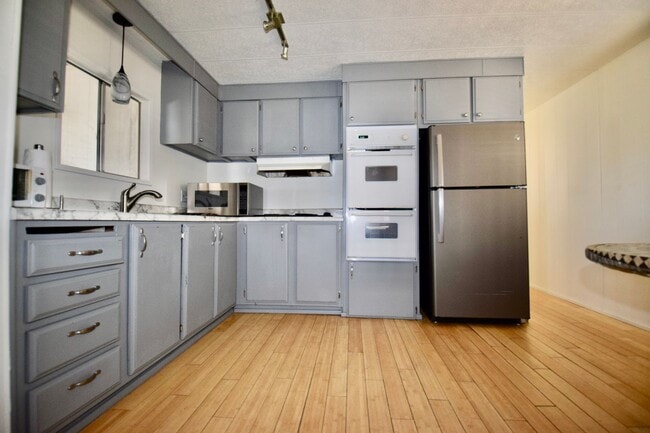 Building Photo - Great Mesa home
