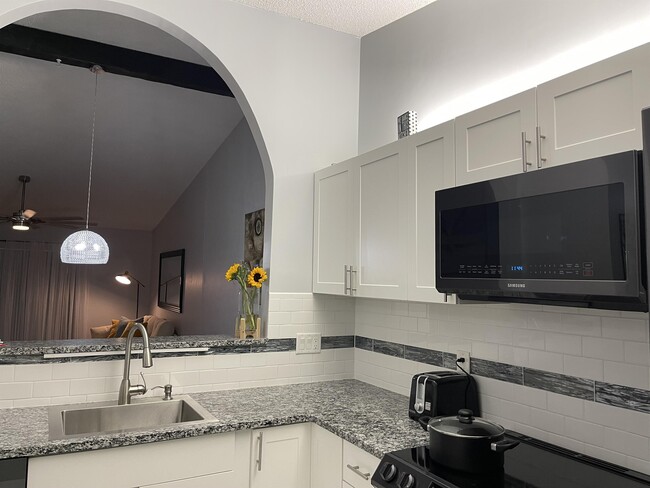 Building Photo - 1030 Green Pine Blvd