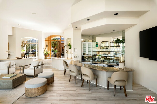 Building Photo - 136 Netas Dr