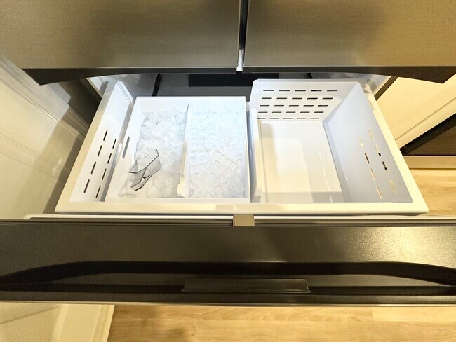 Building Photo - 804 E South St