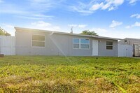 Building Photo - 1481 SW 49th Ave