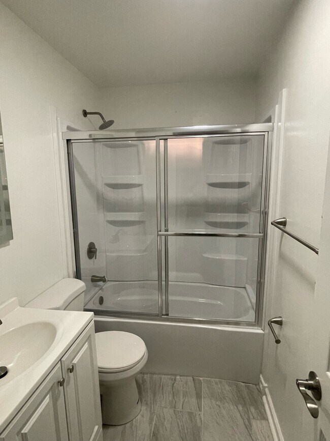 Building Photo - 1539 Wakefield Ave