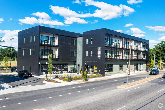 Building Photo - Hill Standard