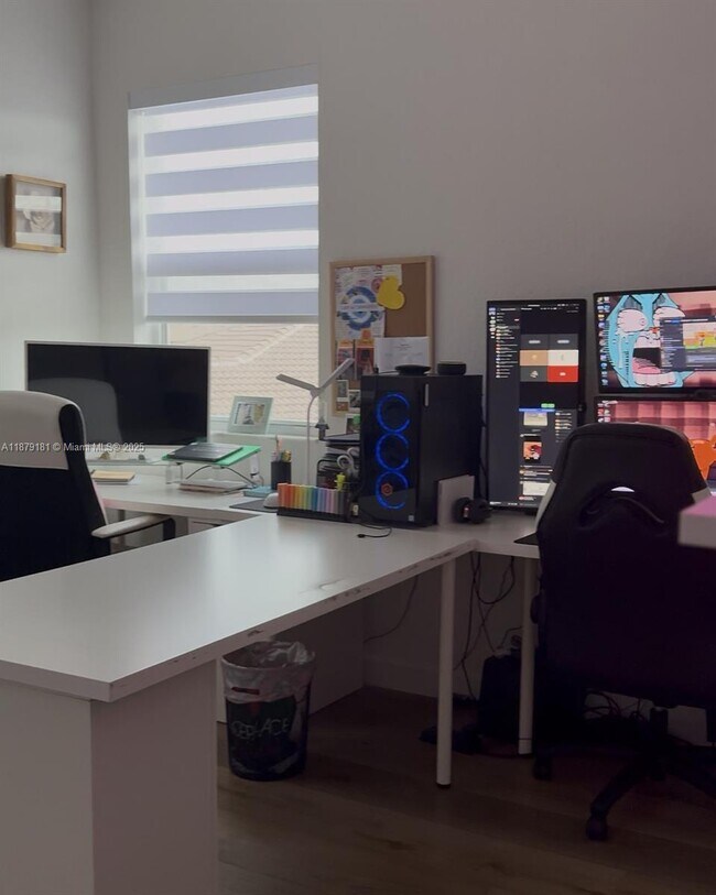 Building Photo - 2415 SE 23rd Rd